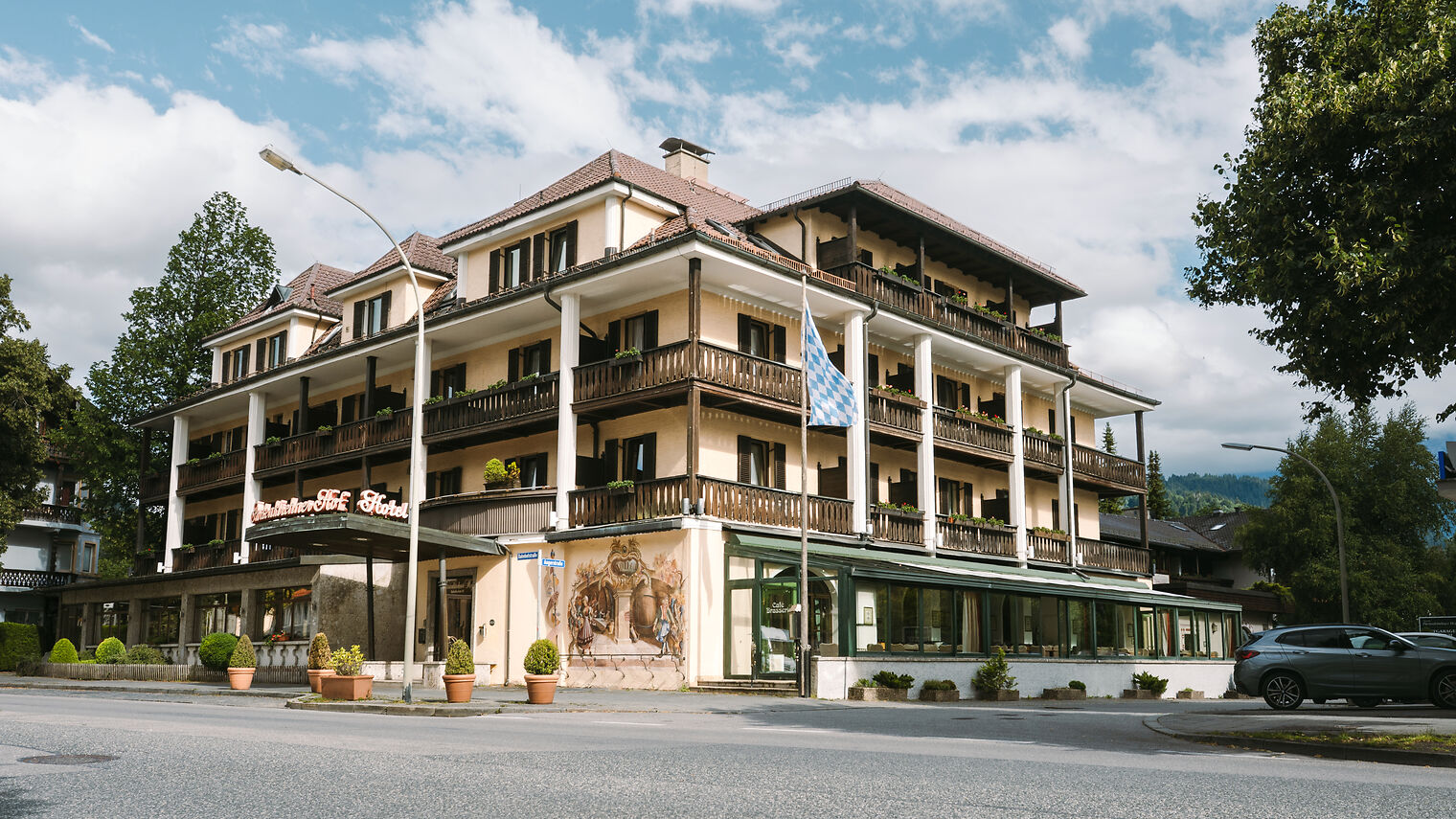 HENRI Hotels