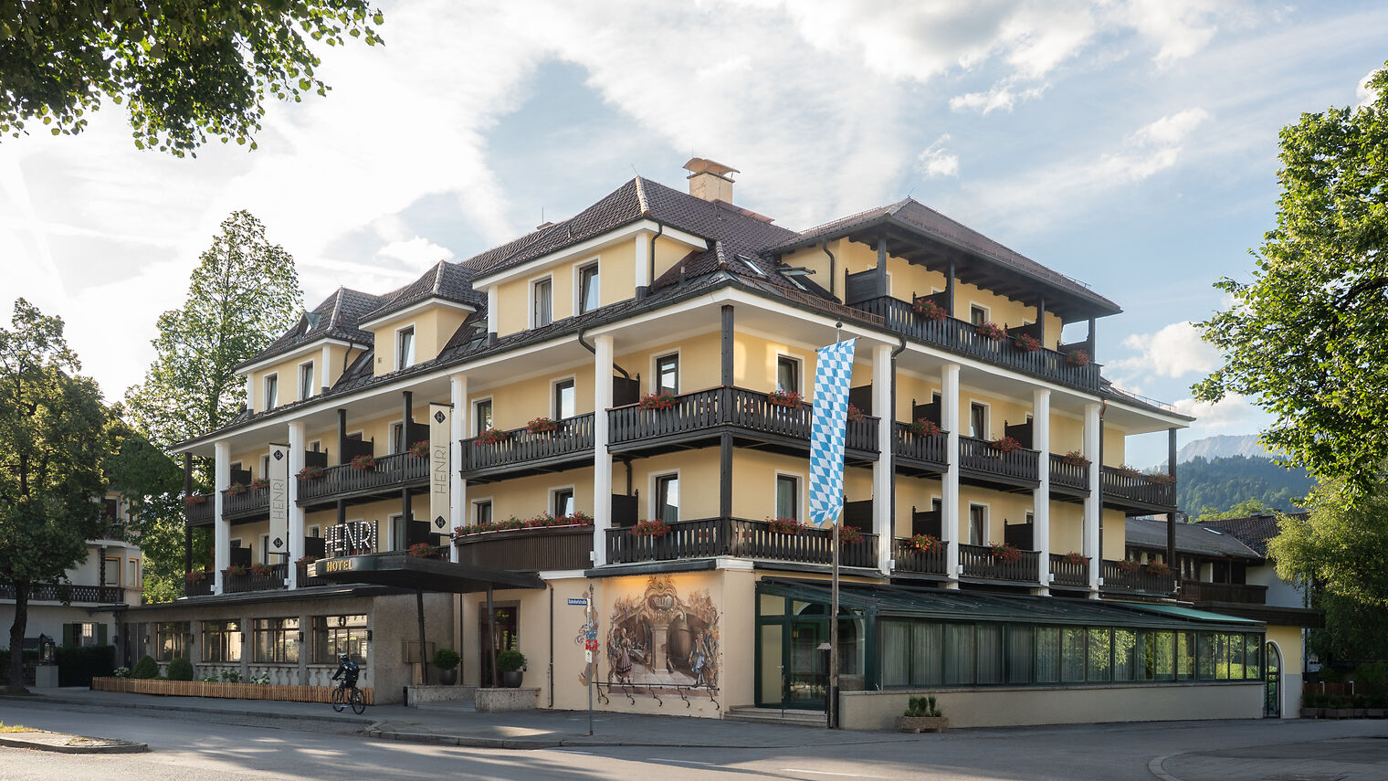 HENRI Hotels