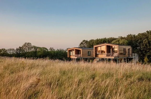 Baumhaushotel an der Ostsee startet erste Saison