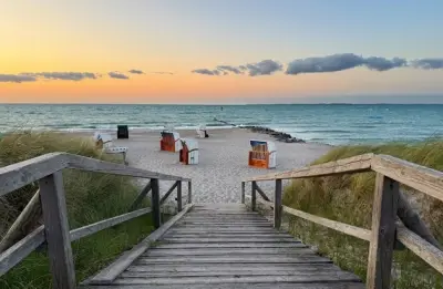 Ländliche Urlaubsorte in Deutschland mit Küste, See und Bergen im Sommer